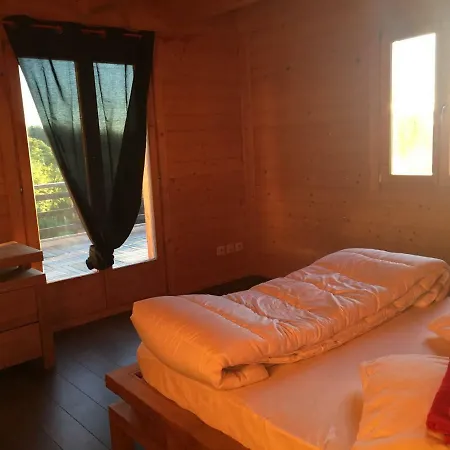 Chez Siouab Nyaraló Saint-Hostien